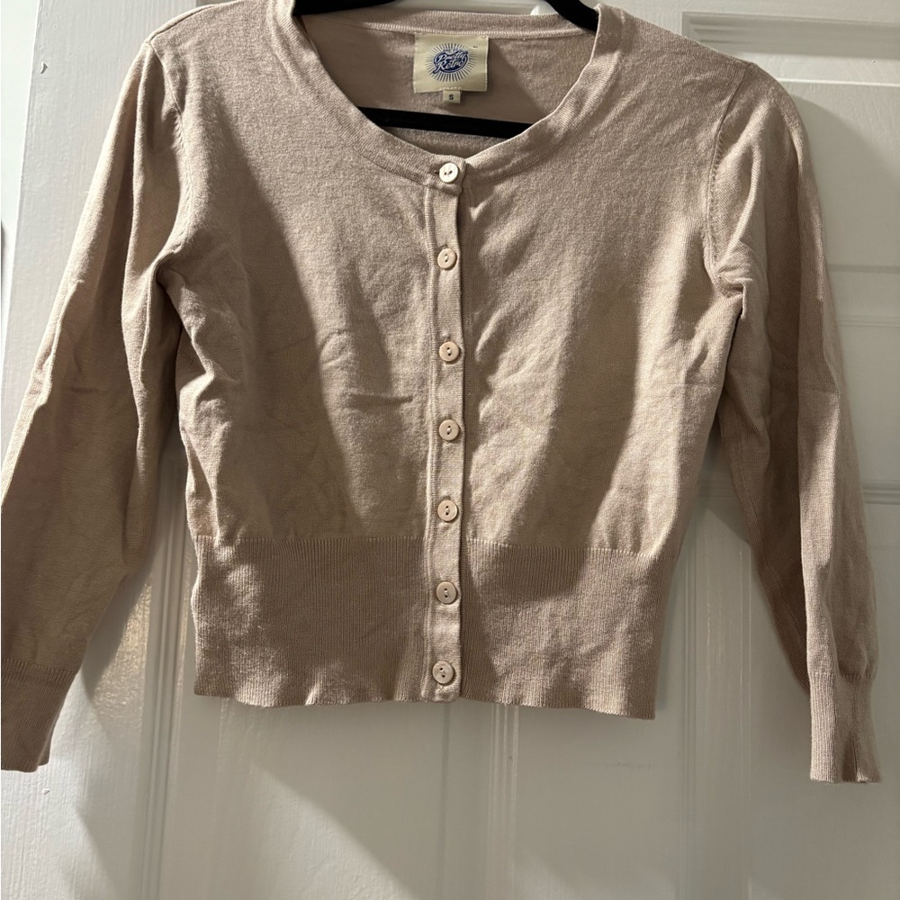 Tan Cropped Cardigan Sweater with Three-Quarter Sleeves